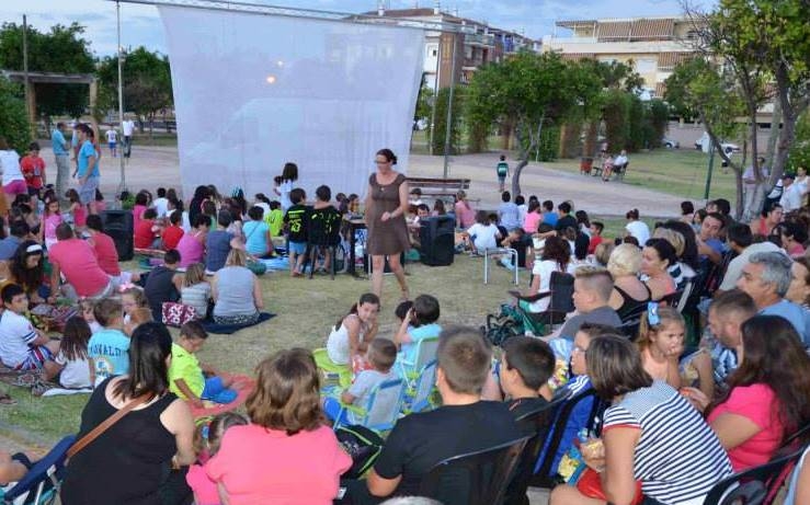 Imagen de Los corresponsales juveniles de Cártama (Málaga) colaboran en la II Edición del programa ‘Azahar Joven’ y las ‘V Noches al Fresquito’
