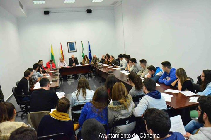 Imagen de Alumnos del IES ‘Valle del Azahar’ celebran un pleno en el Ayuntamiento de Cártama (Málaga)