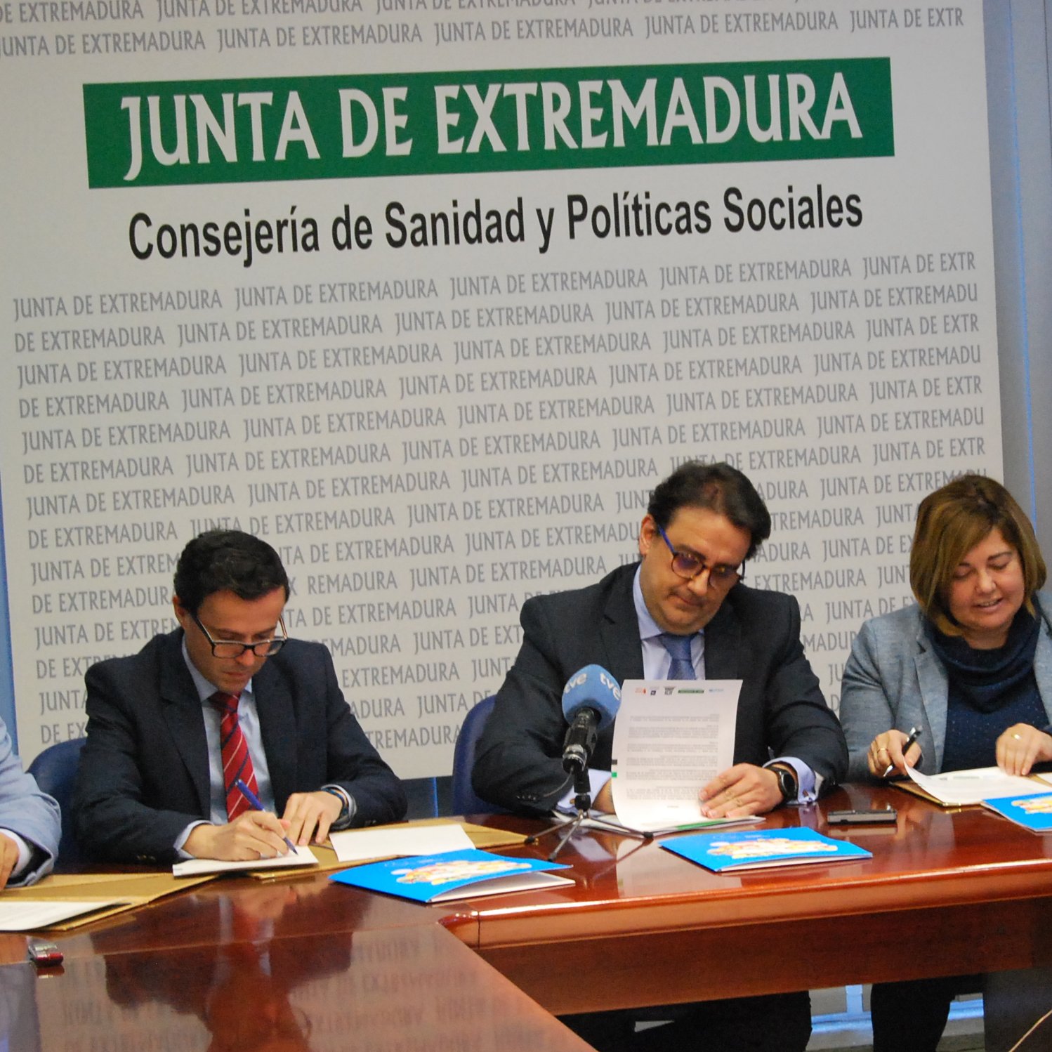 Imagen de Extremadura se compromete con los derechos de la infancia