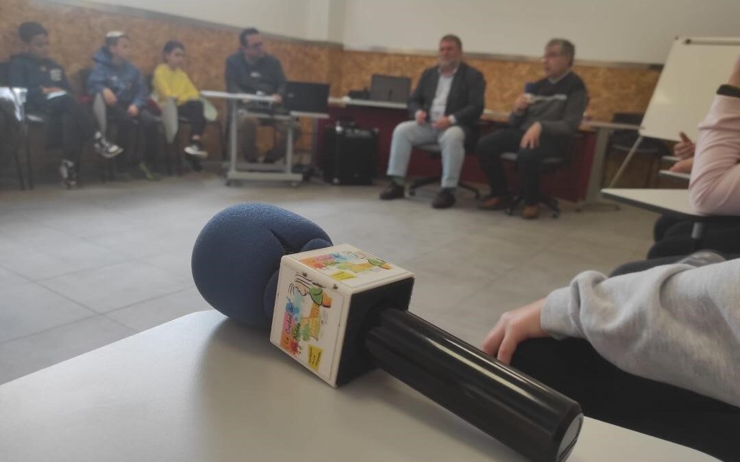 Imagen de La infancia en las ondas: conoce los proyectos radiofónicos de los consejos de participación